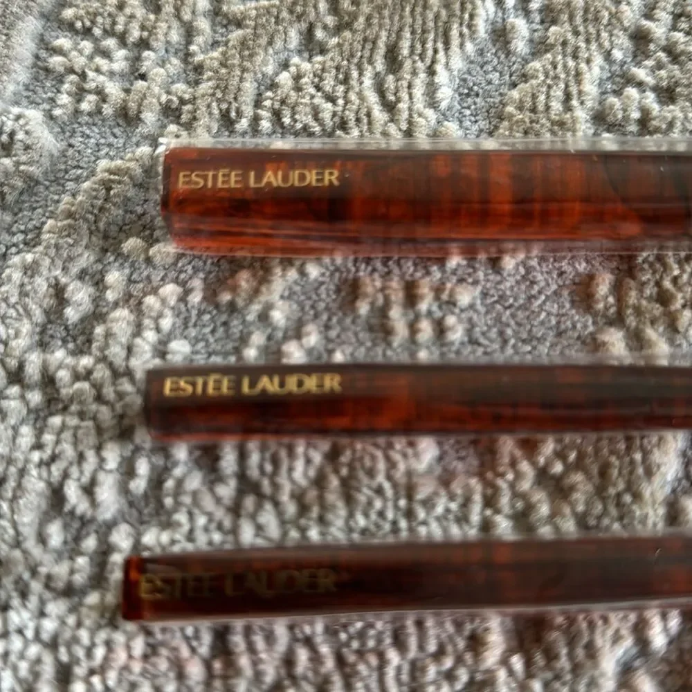 Set of 3. Estee Lauder Makeup Brushes. Blush, eyeshadow, eyeliner/eyebrow, lip